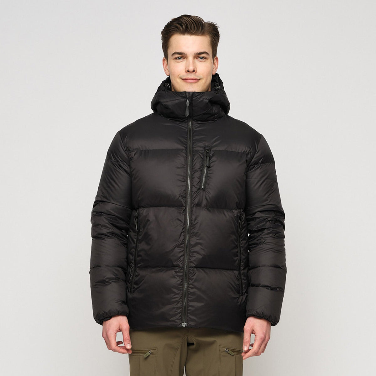 Ustetind – Black