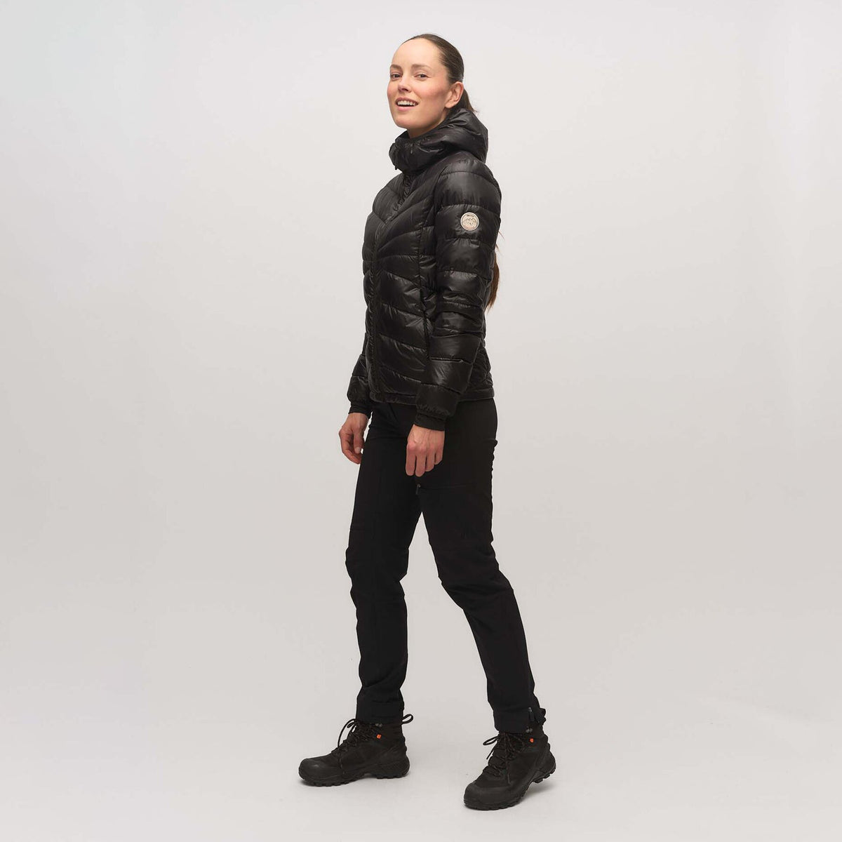 Sølvøyna – Black