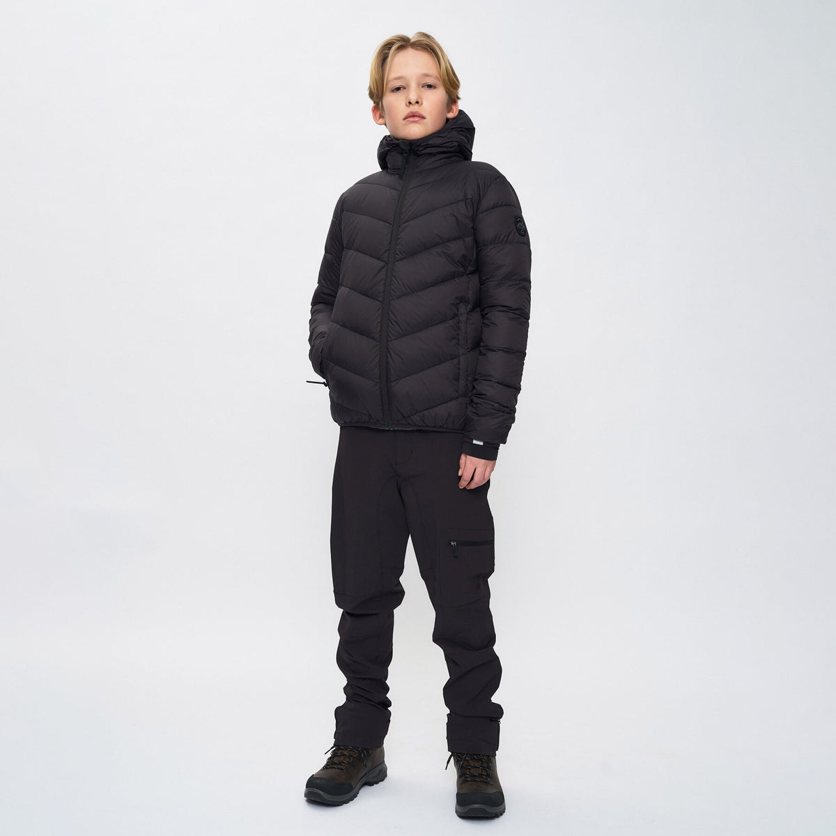 Hurum – Black