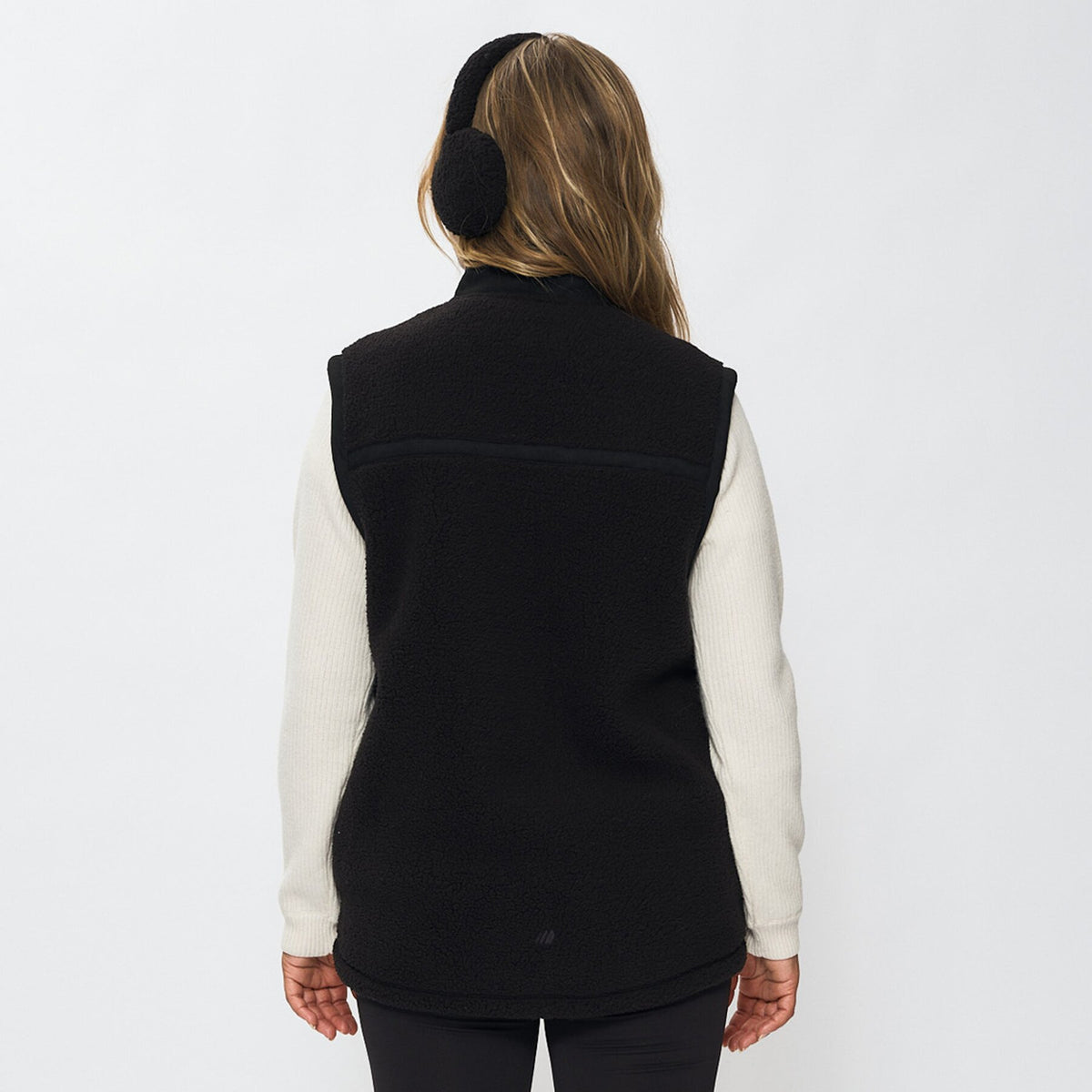 Una – Black