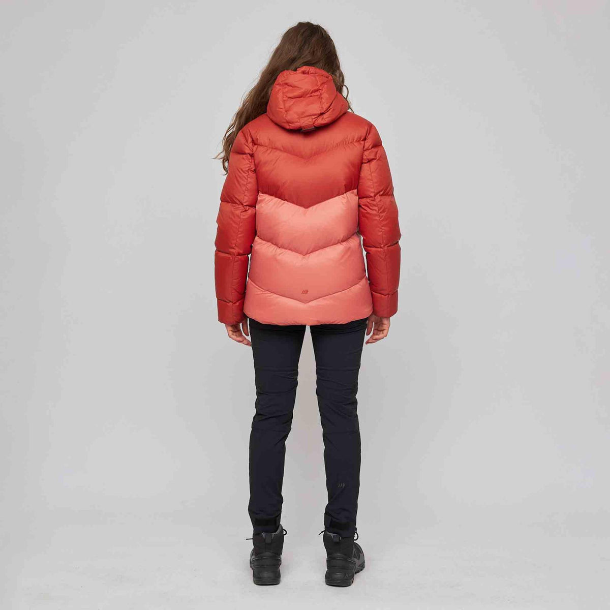 Veslepiggen – Dusty Cedar