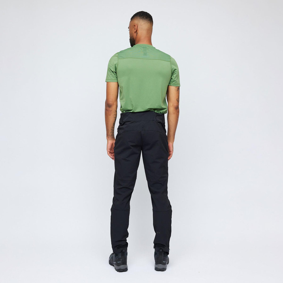 Larstinden CO – Black