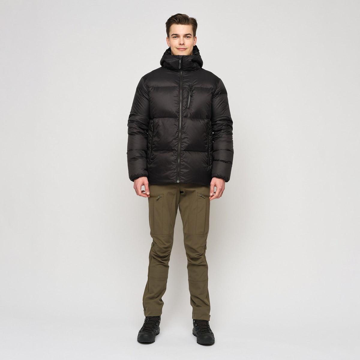 Ustetind – Black