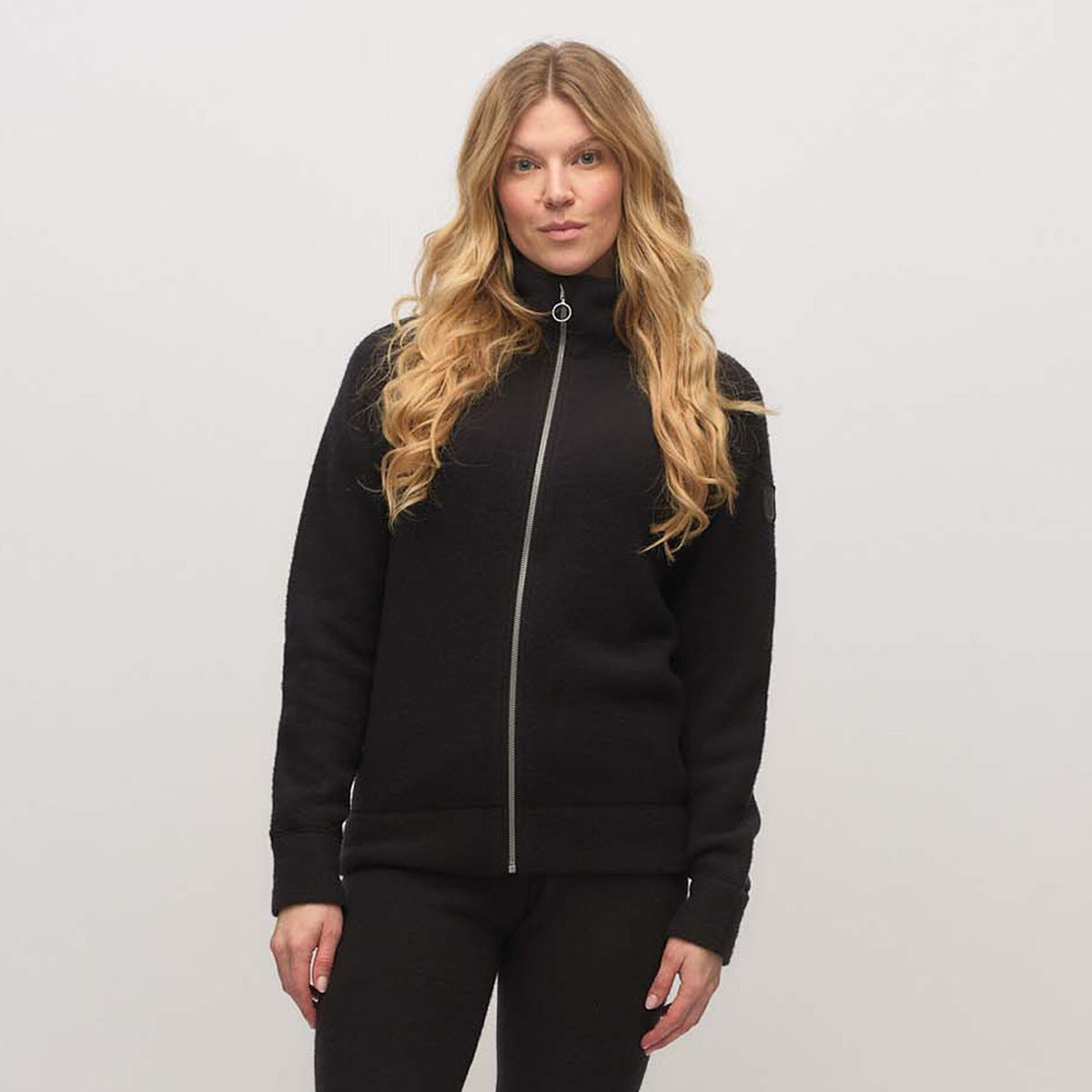 Gjende – Black