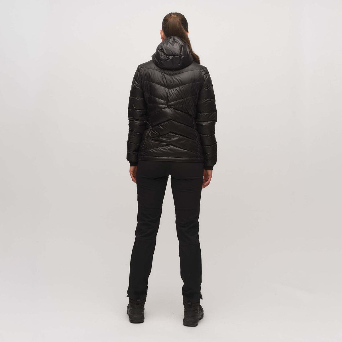 Sølvøyna – Black