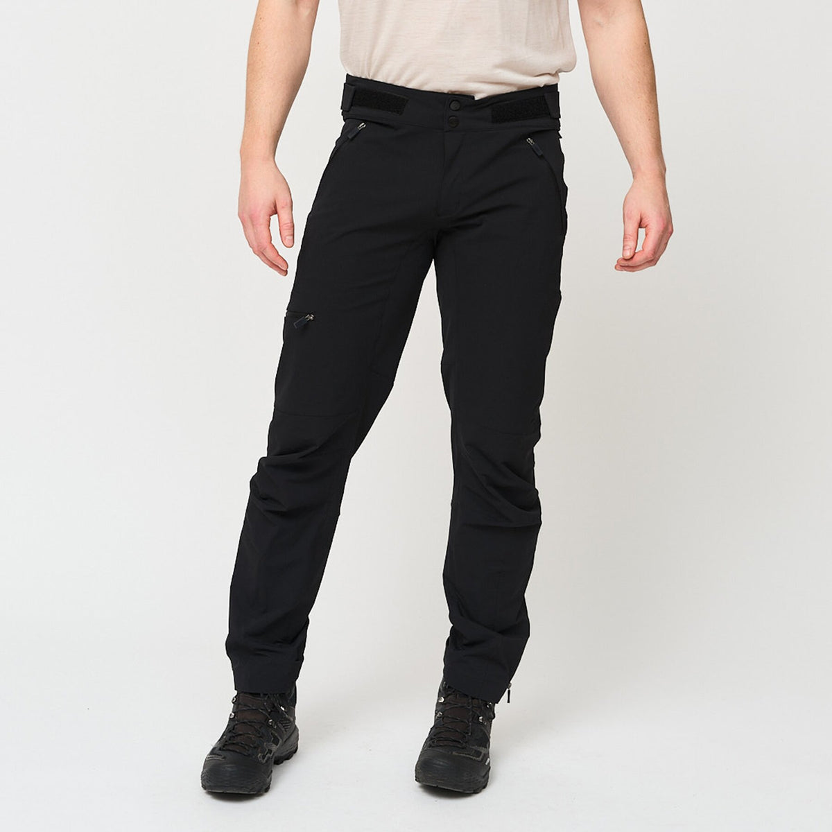 Larstinden – Black