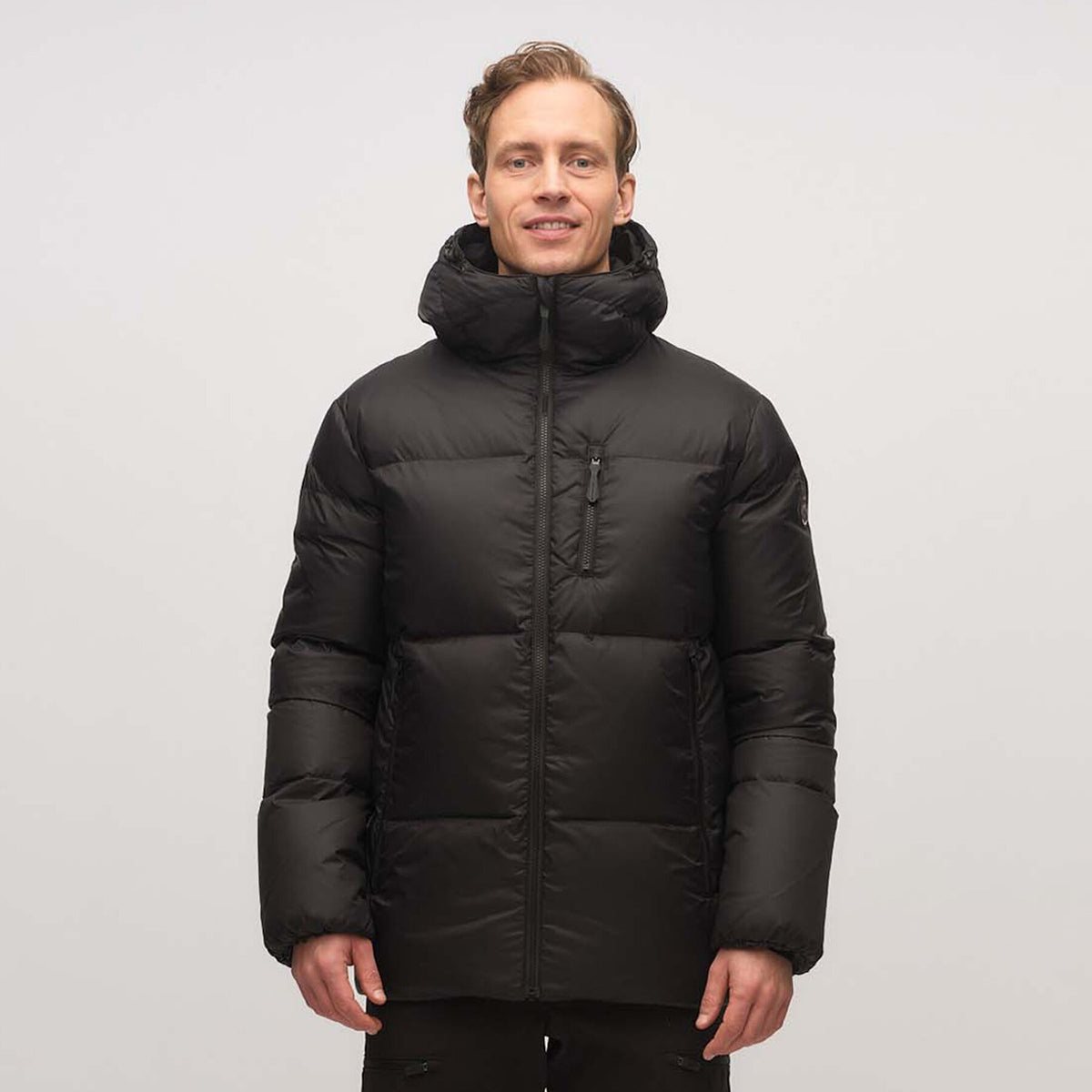 Ustetind – Black