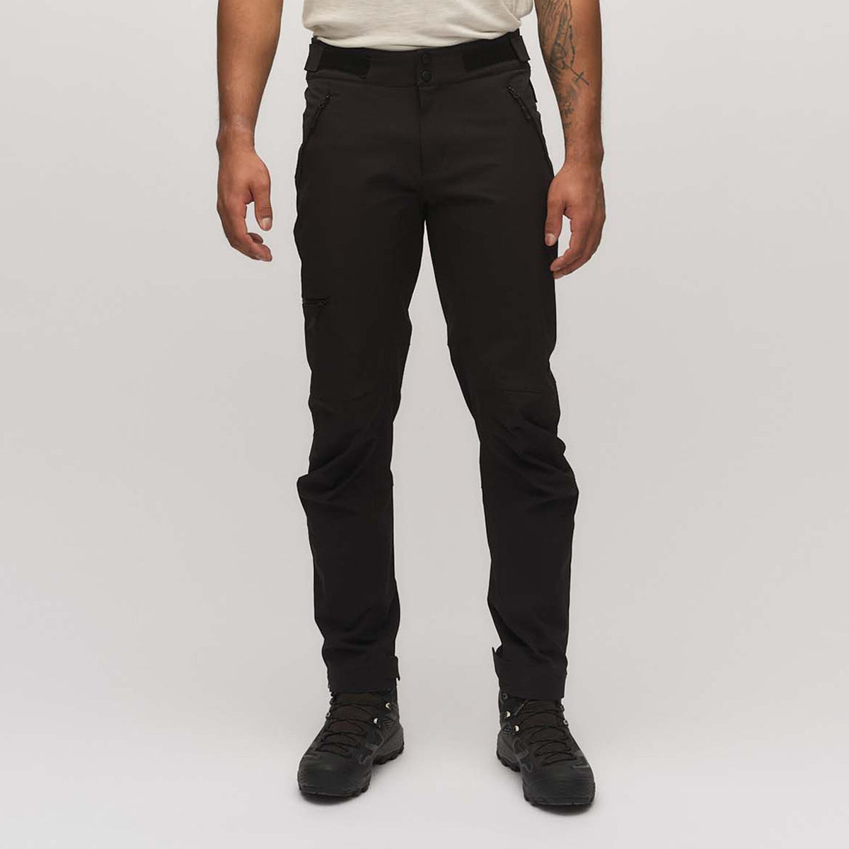 Larstinden – Black