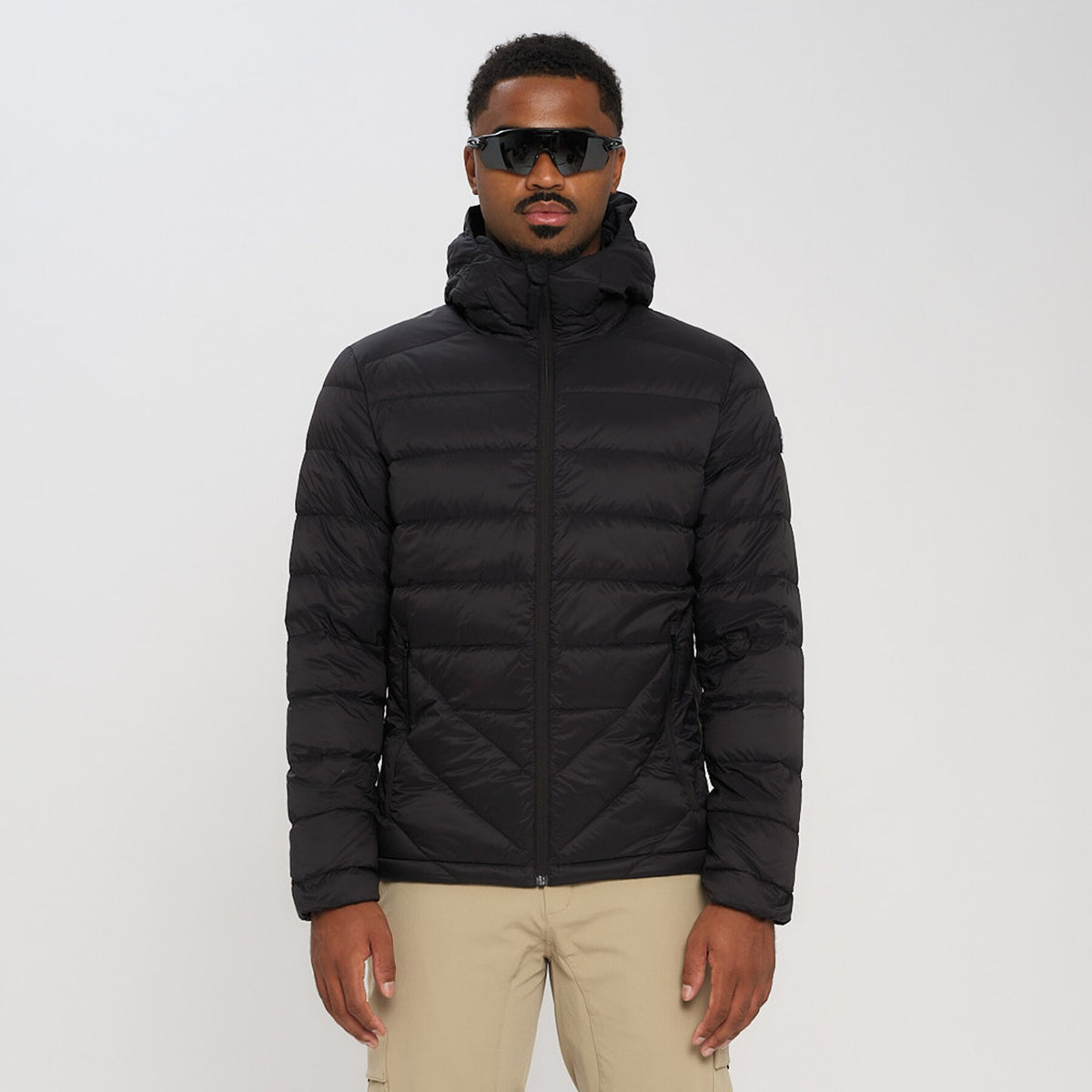 Salen – Black