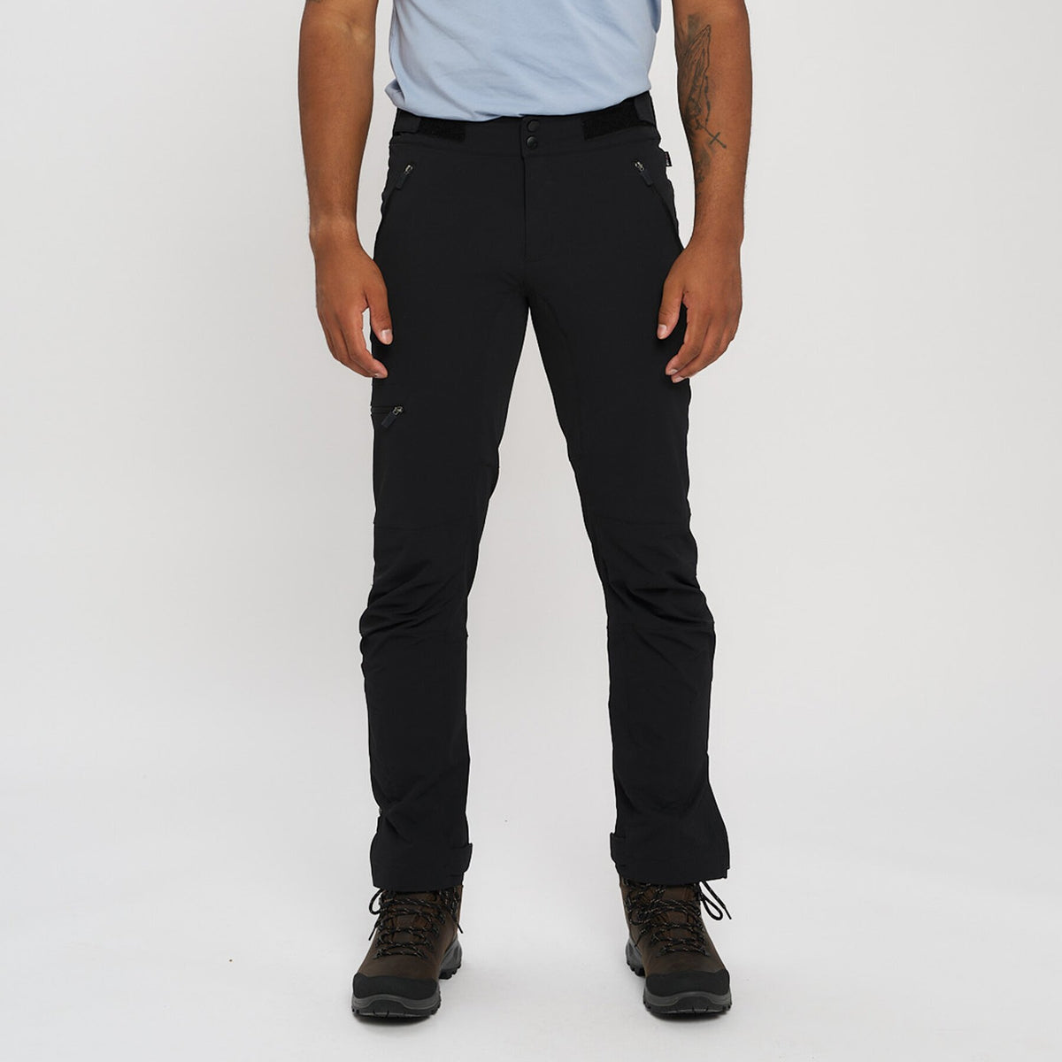 Larstinden – Black