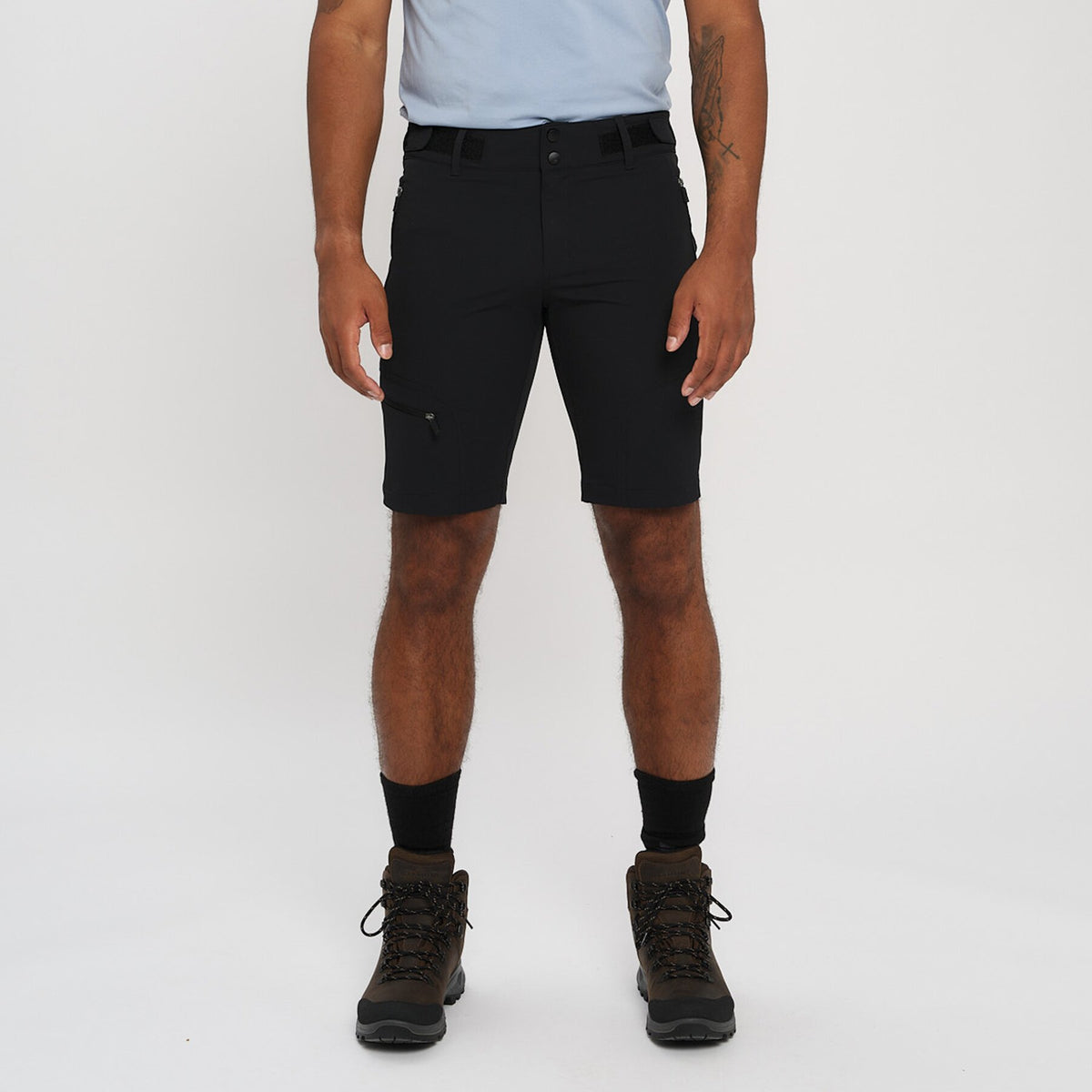Saksi – Black