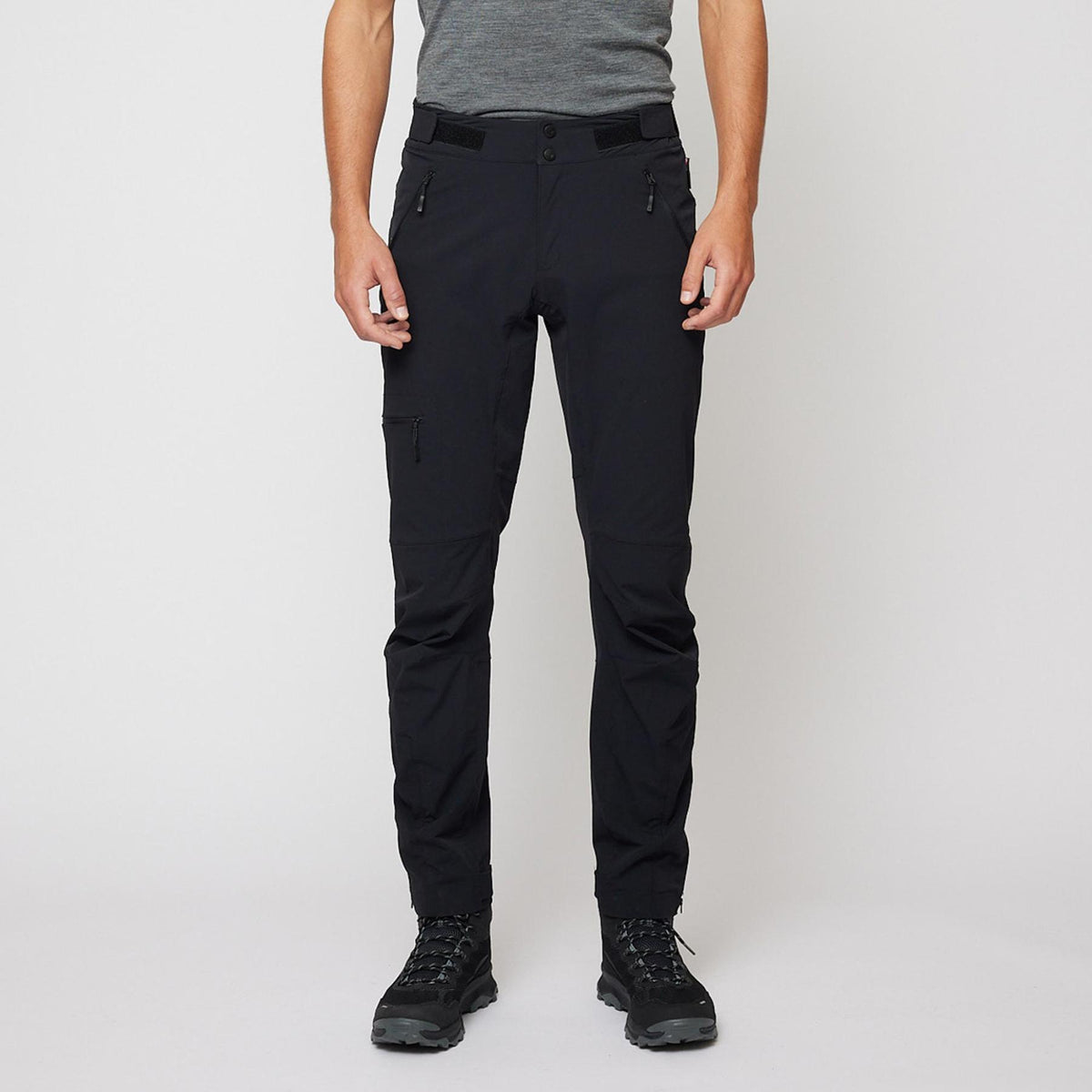 Larstinden – Black
