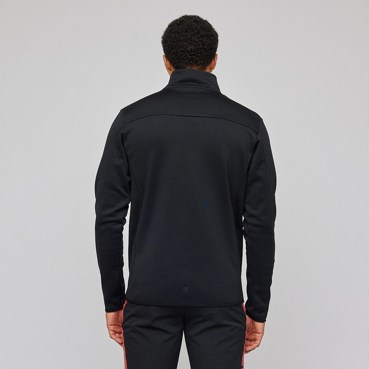 Kvam – Black
