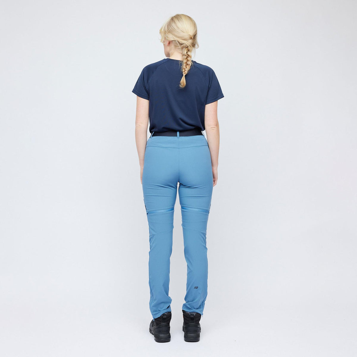Husnes – Coronet Blue