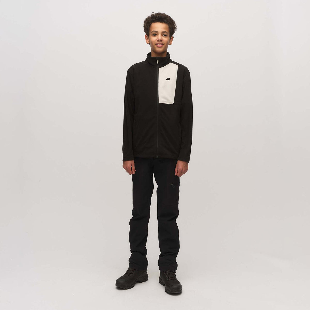 Troms – Black