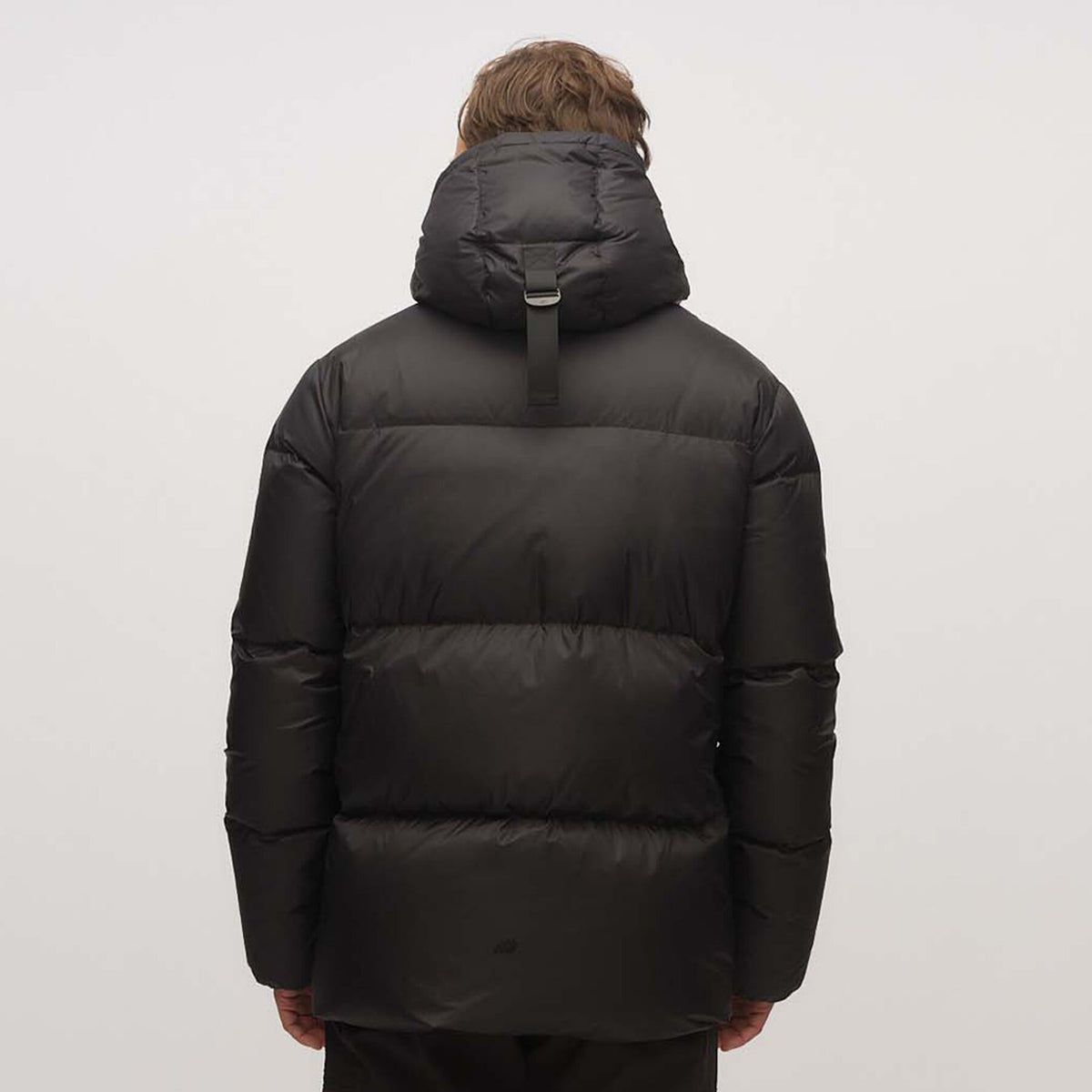 Ustetind – Black