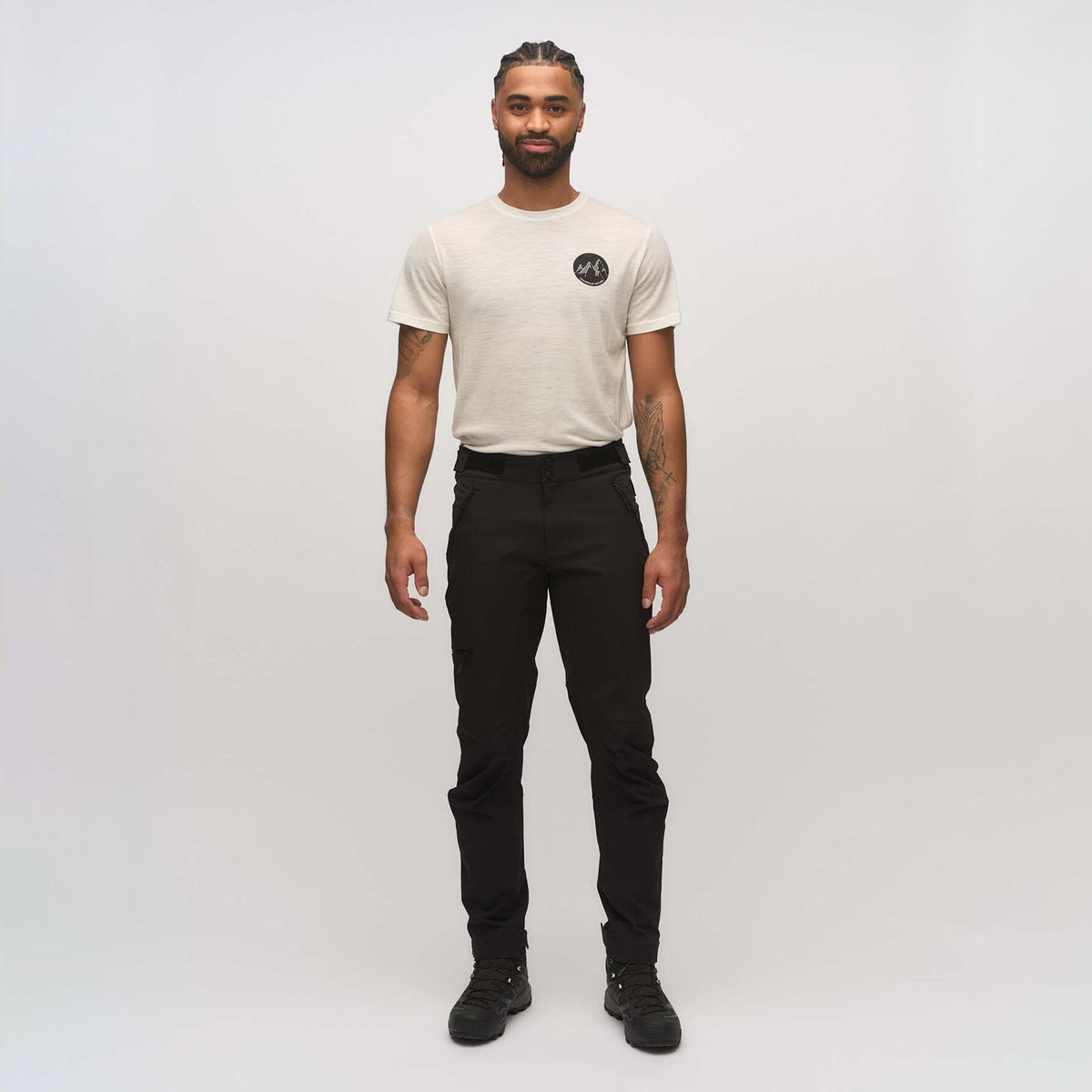 Larstinden – Black