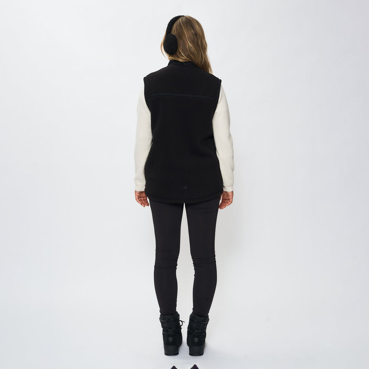 Una – Black