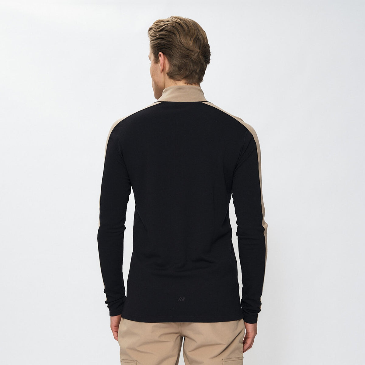 Storsteinfjellet – Black