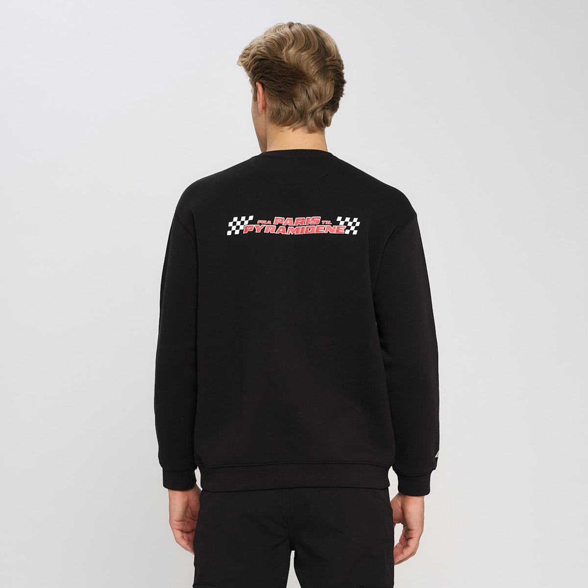 Lom – Black
