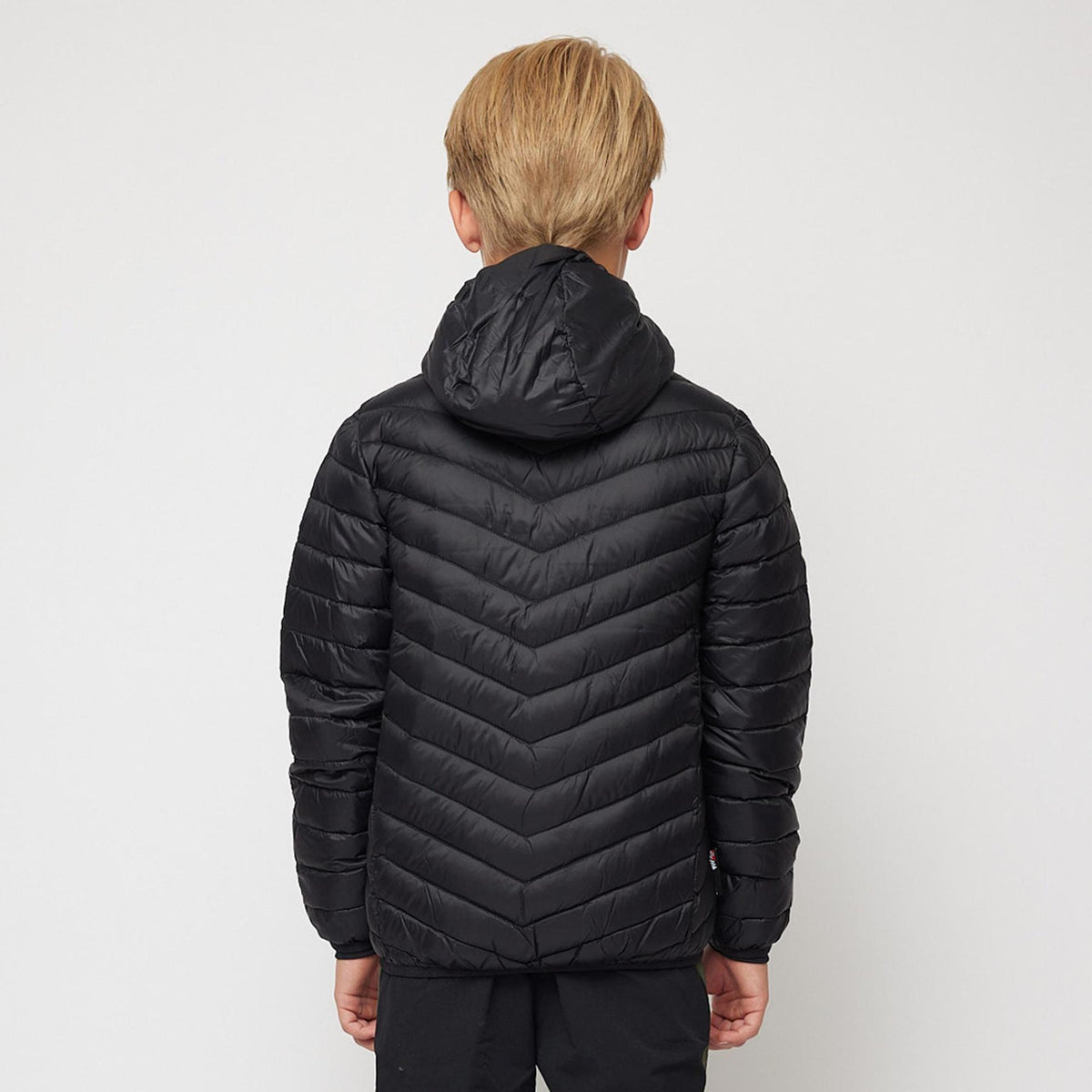 Hurum – Black
