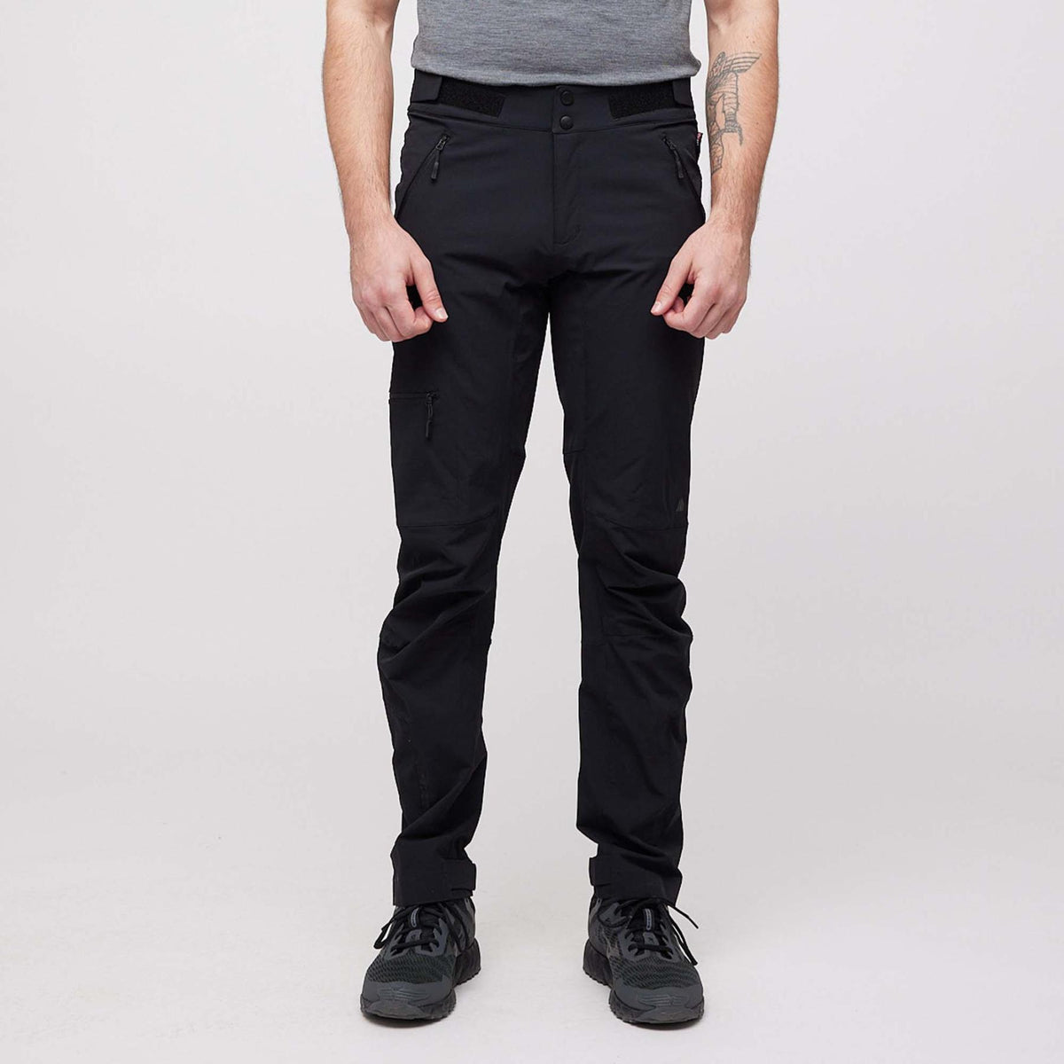 Larstinden – Black