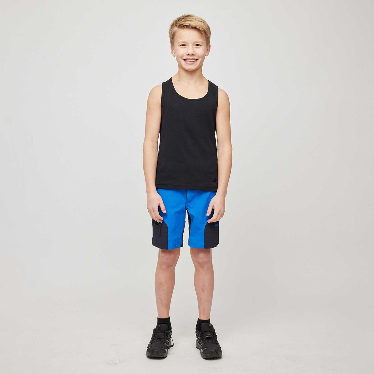 Mo – Black