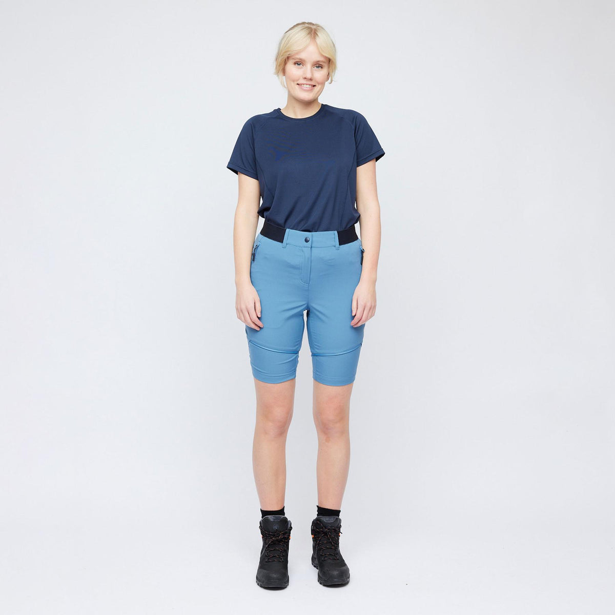 Husnes – Coronet Blue