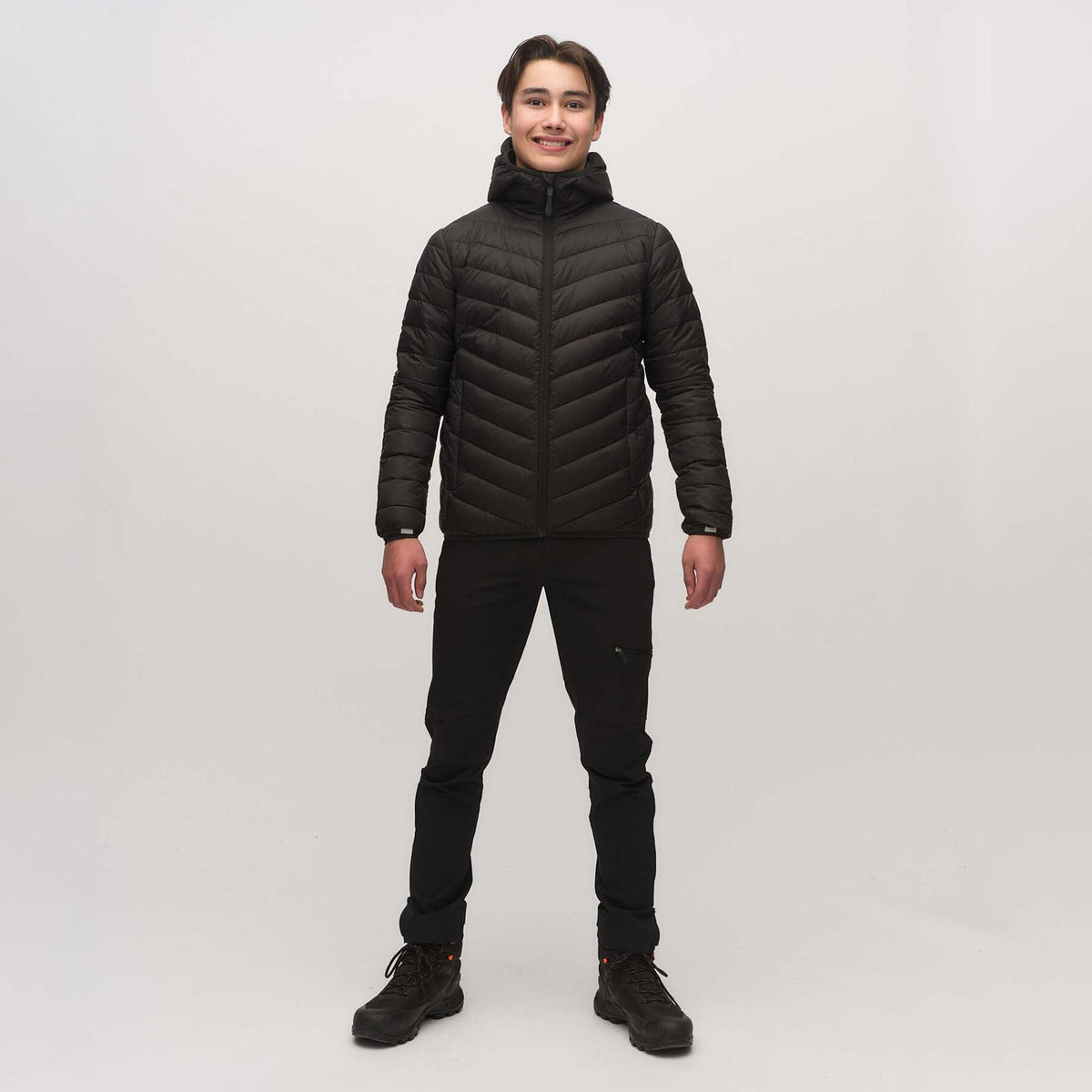 Hurum – Black