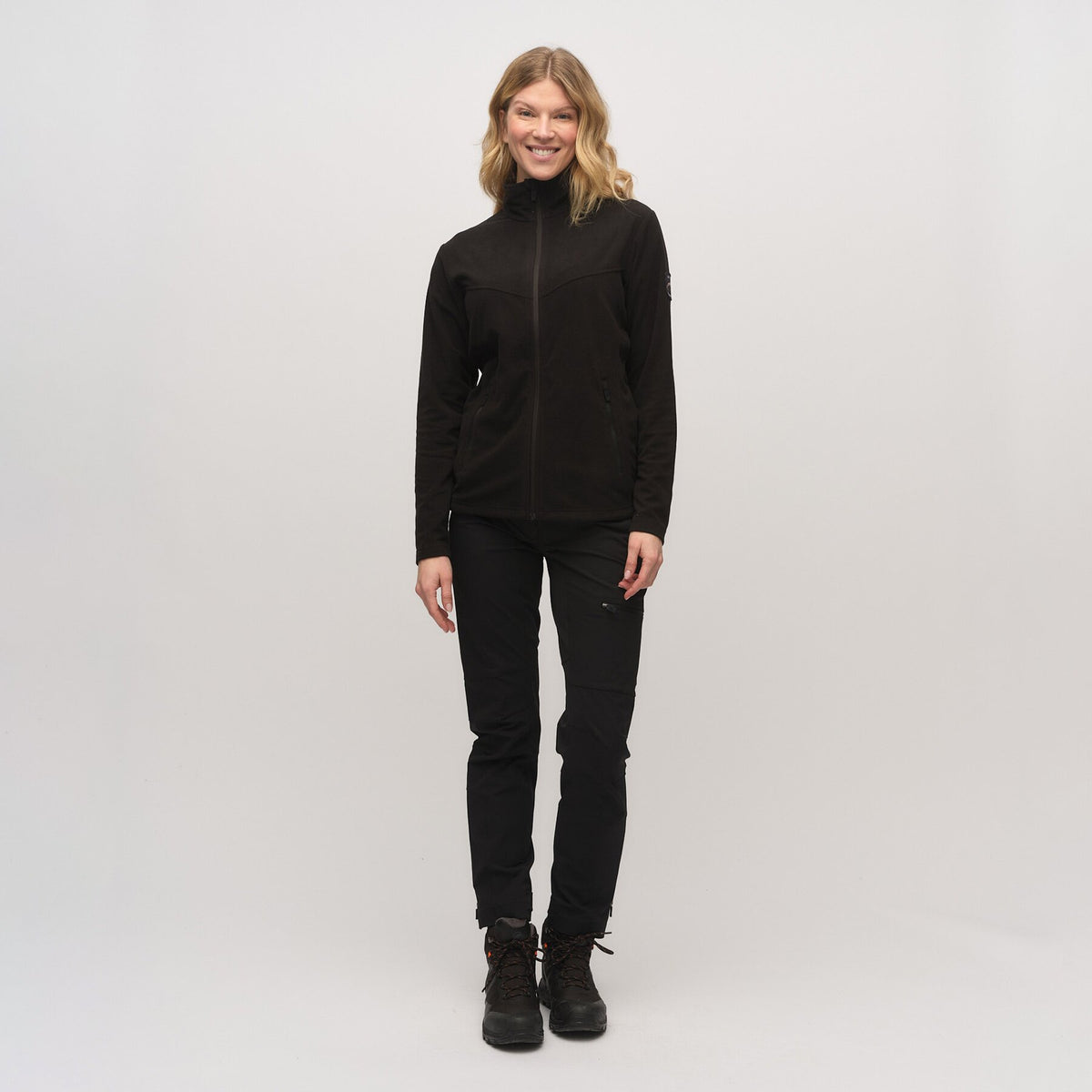 Tinnhølen – Black