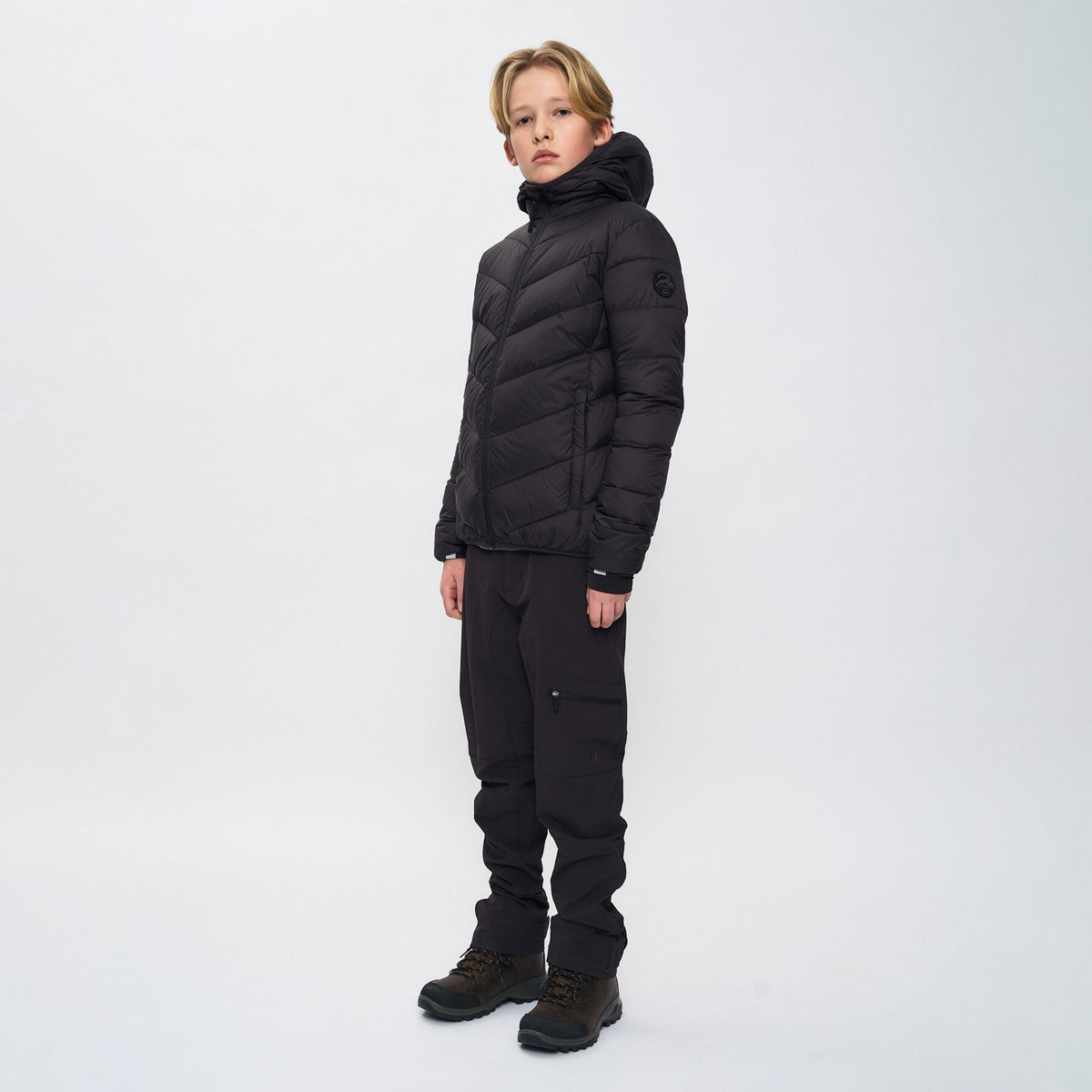 Hurum – Black