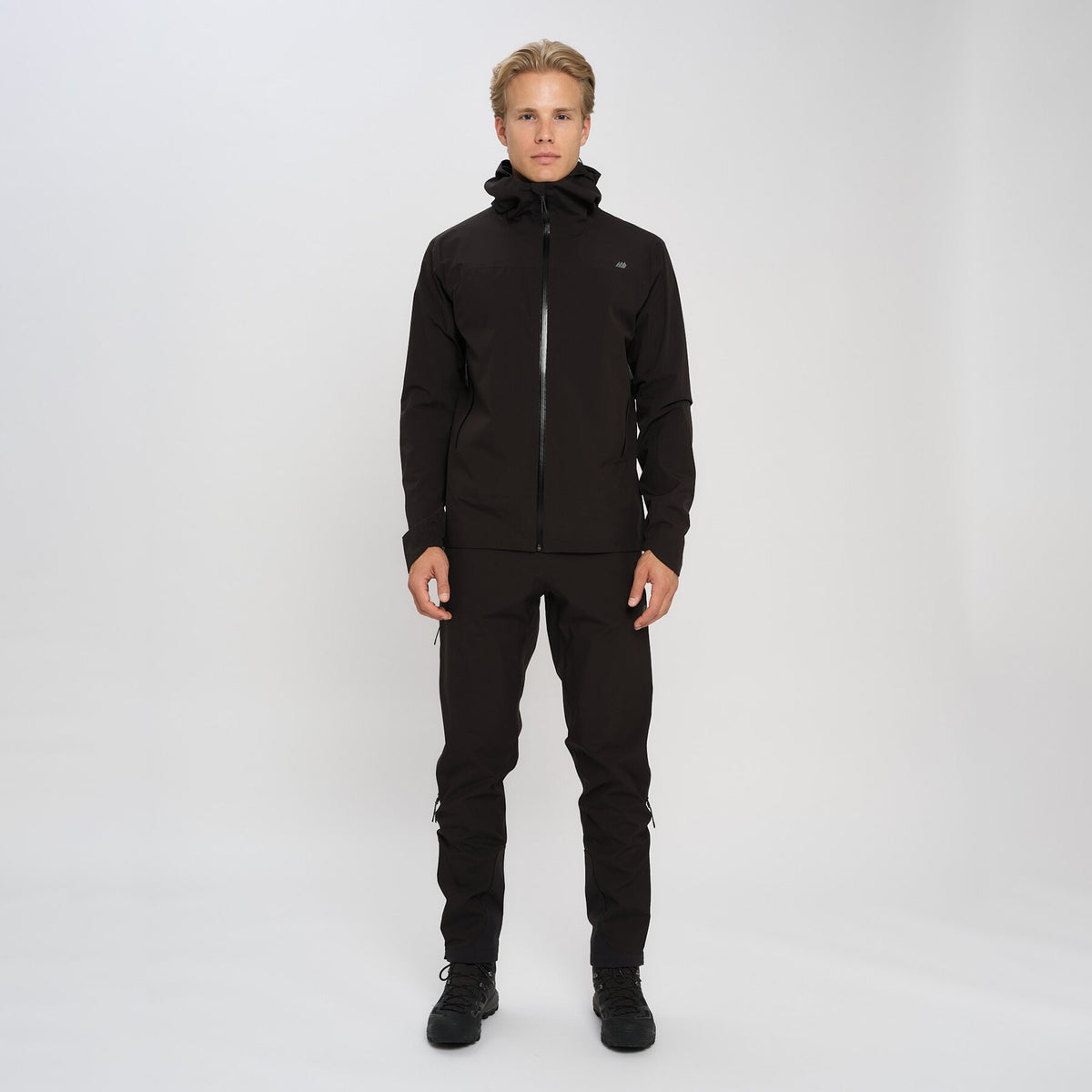 Dovre – Black