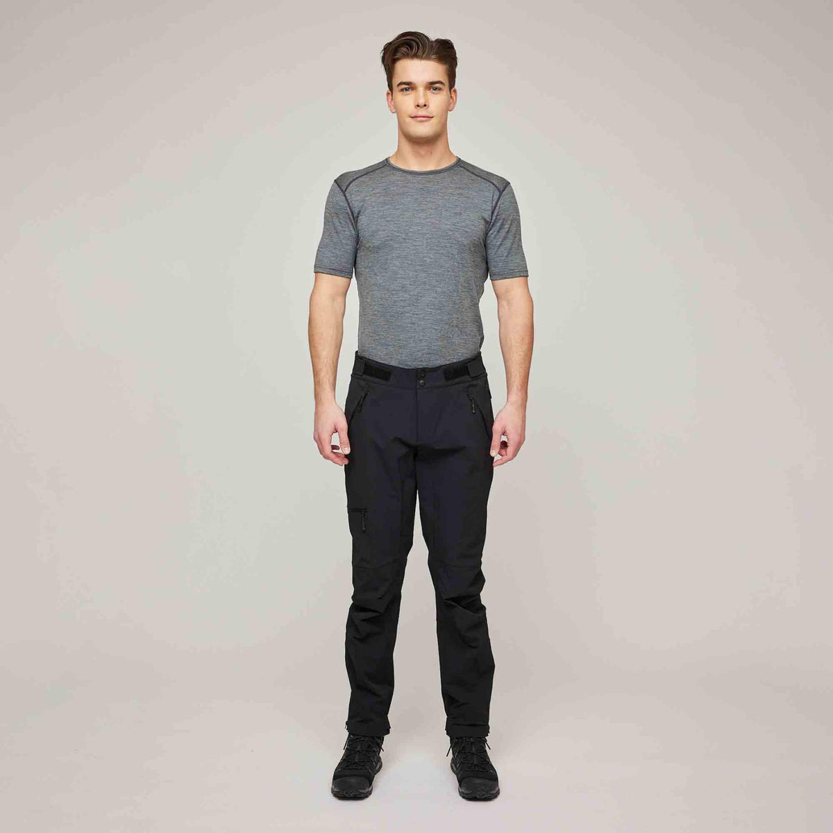 Larstinden – Black