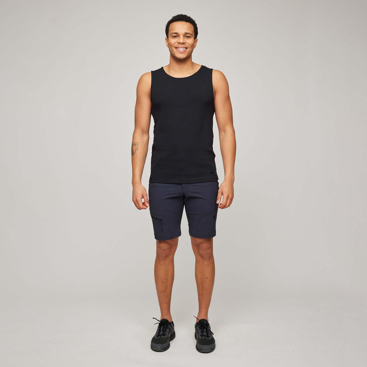 Rauer – Black