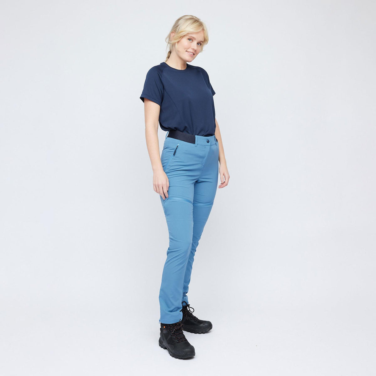 Husnes – Coronet Blue