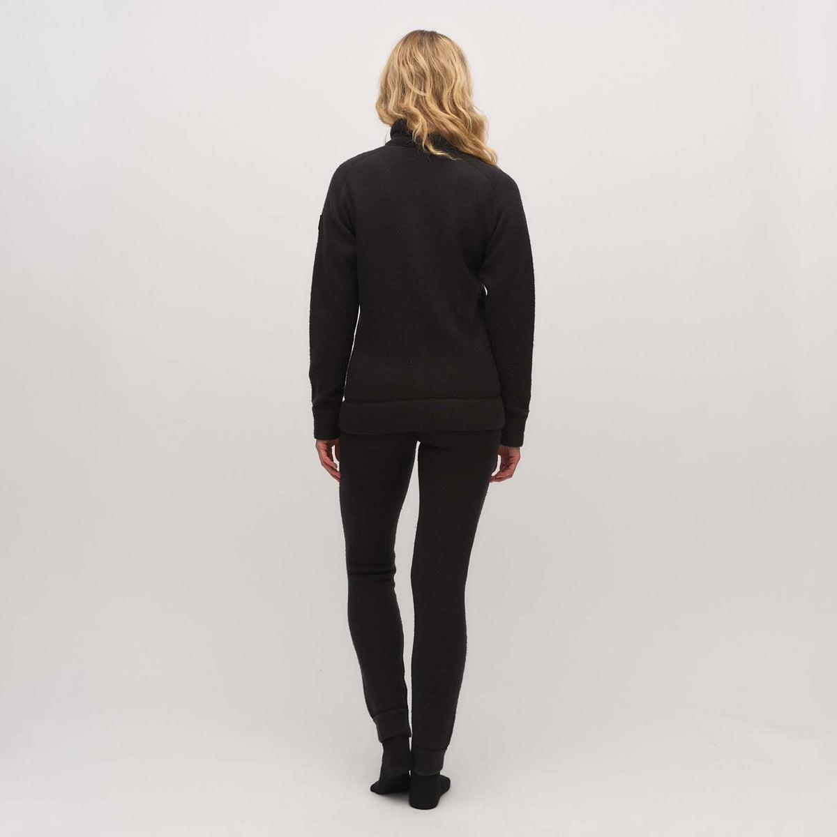 Ymelstinden – Black