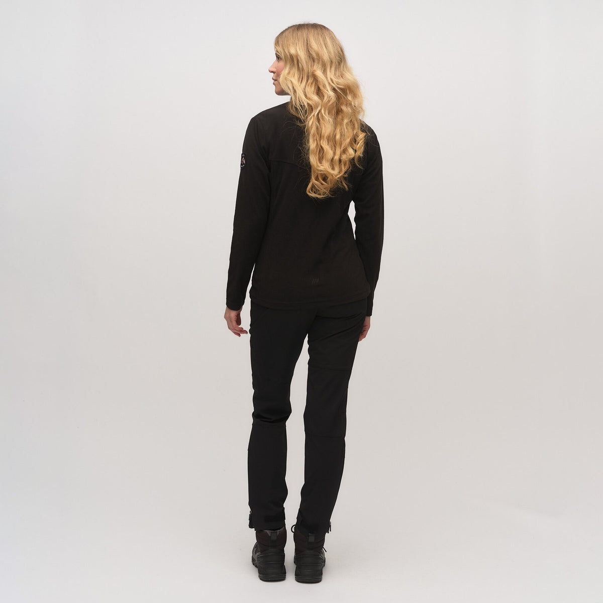 Tinnhølen – Black