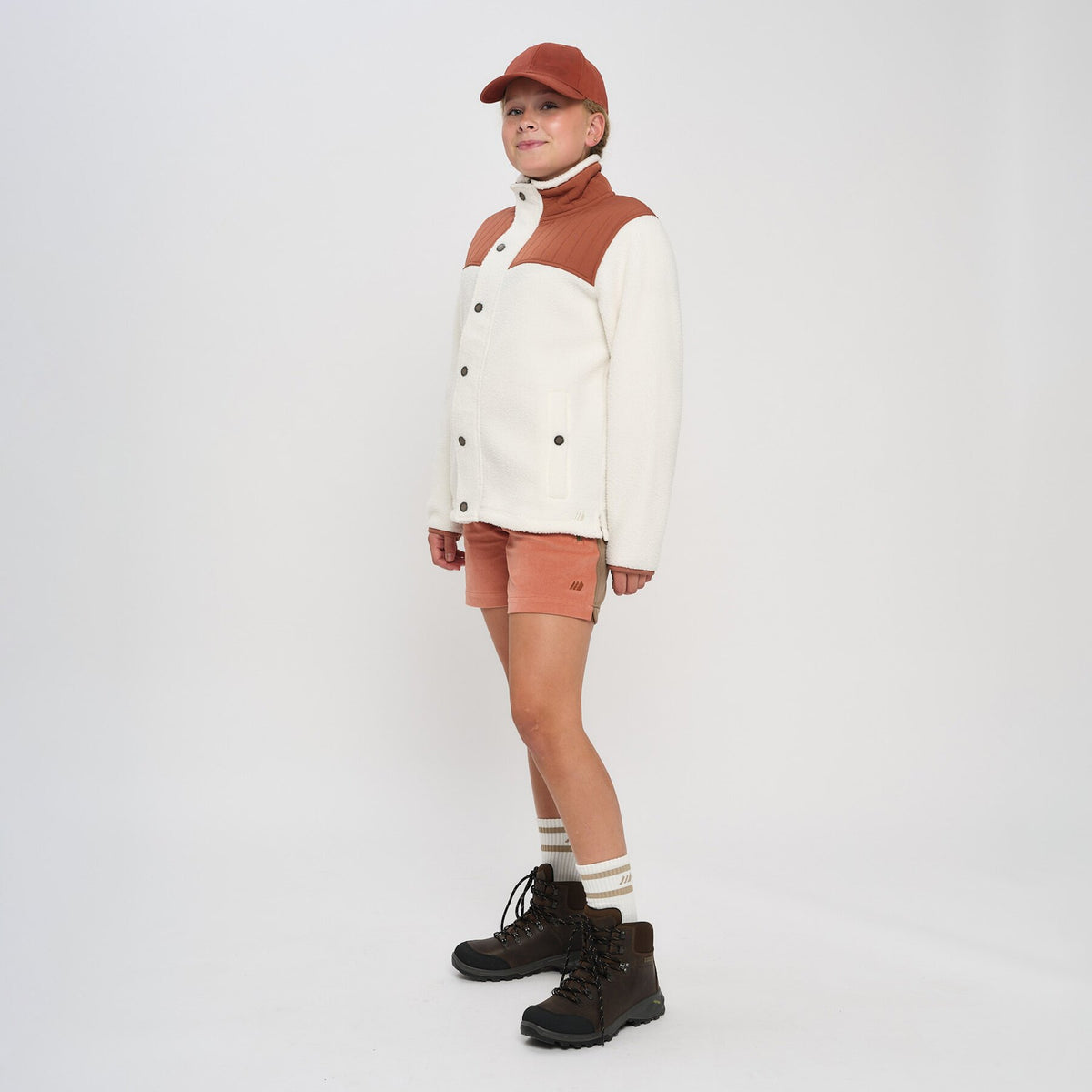 Gomo – Cedar Wood