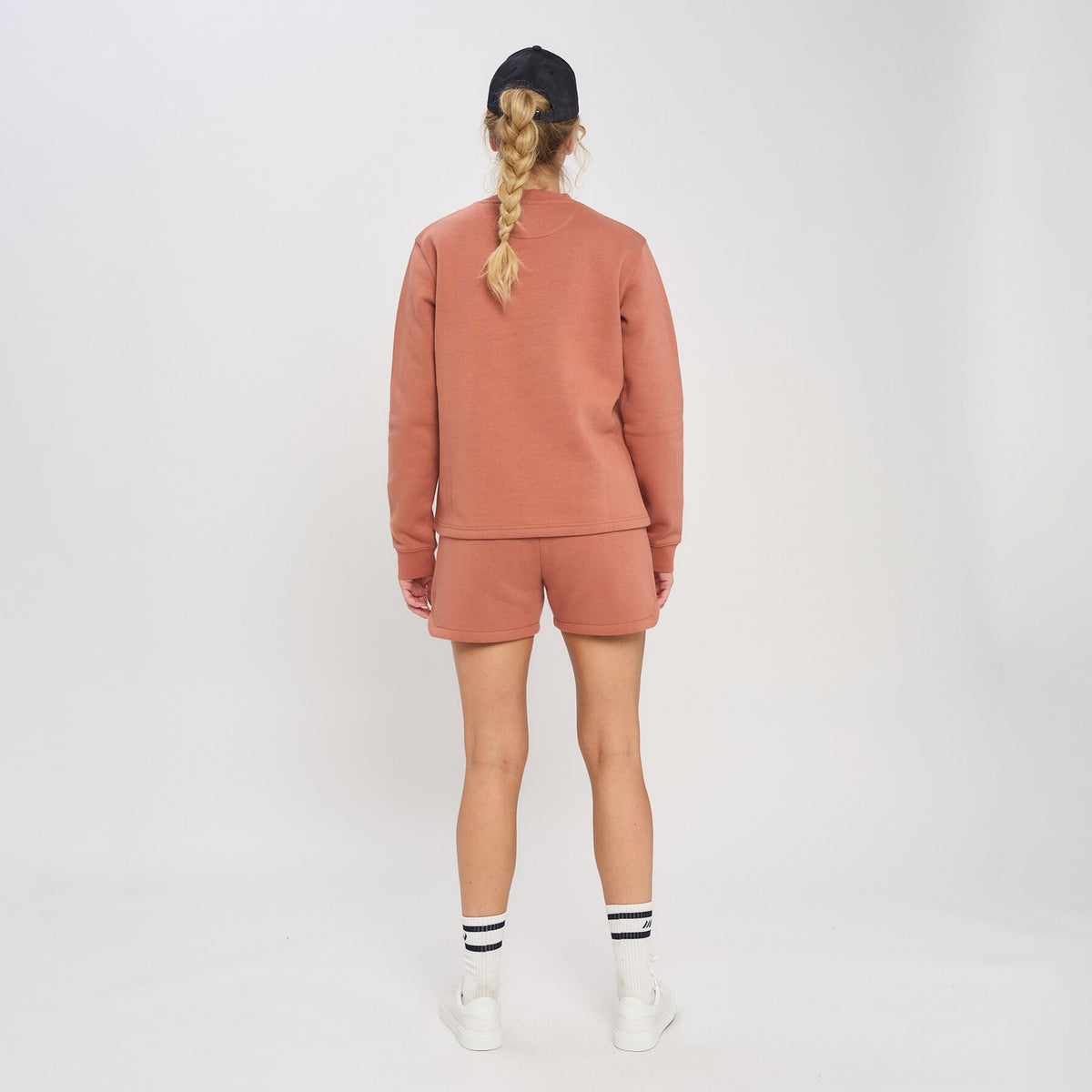 Tussen – Cedar Wood