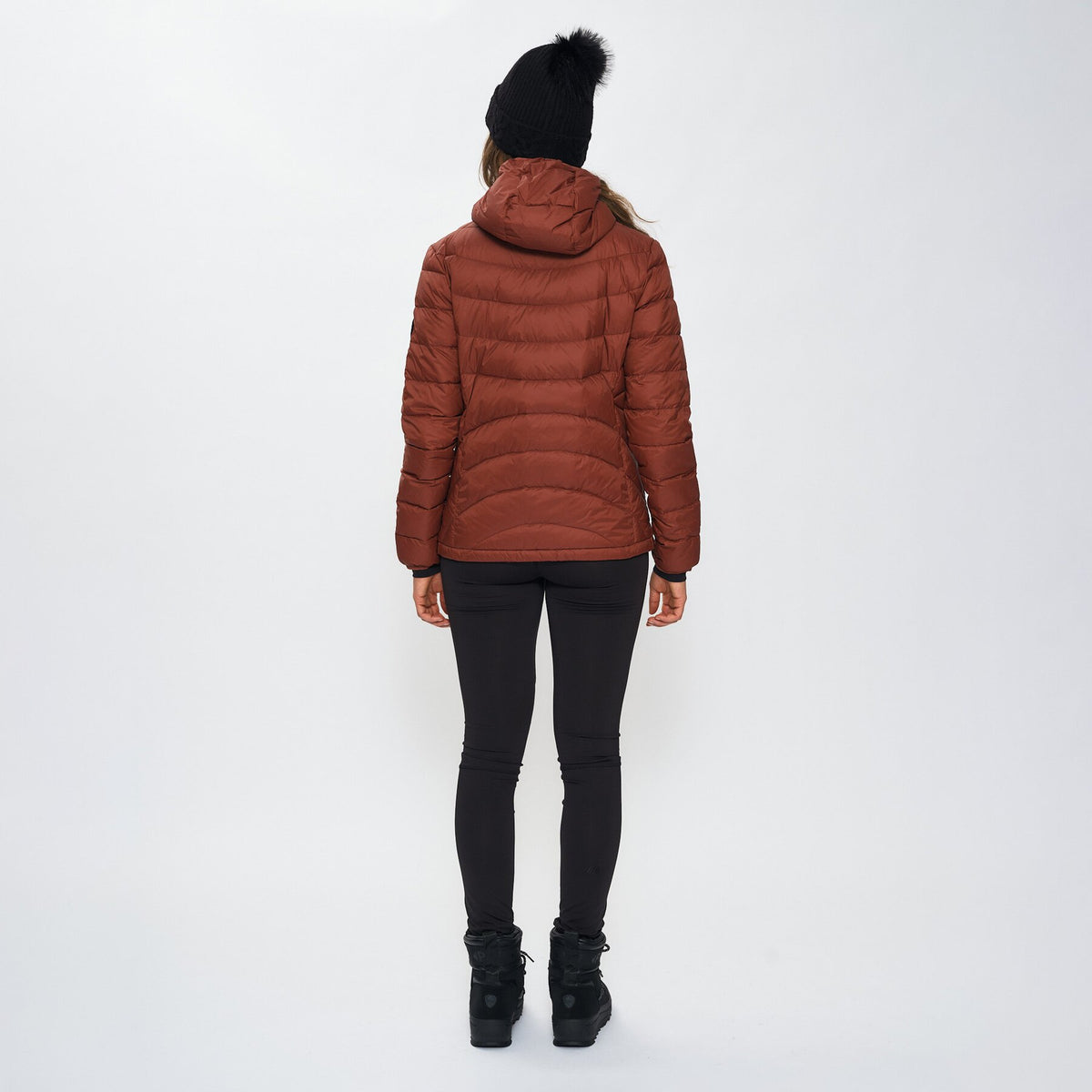 Sølvøyna – Brandy Brown