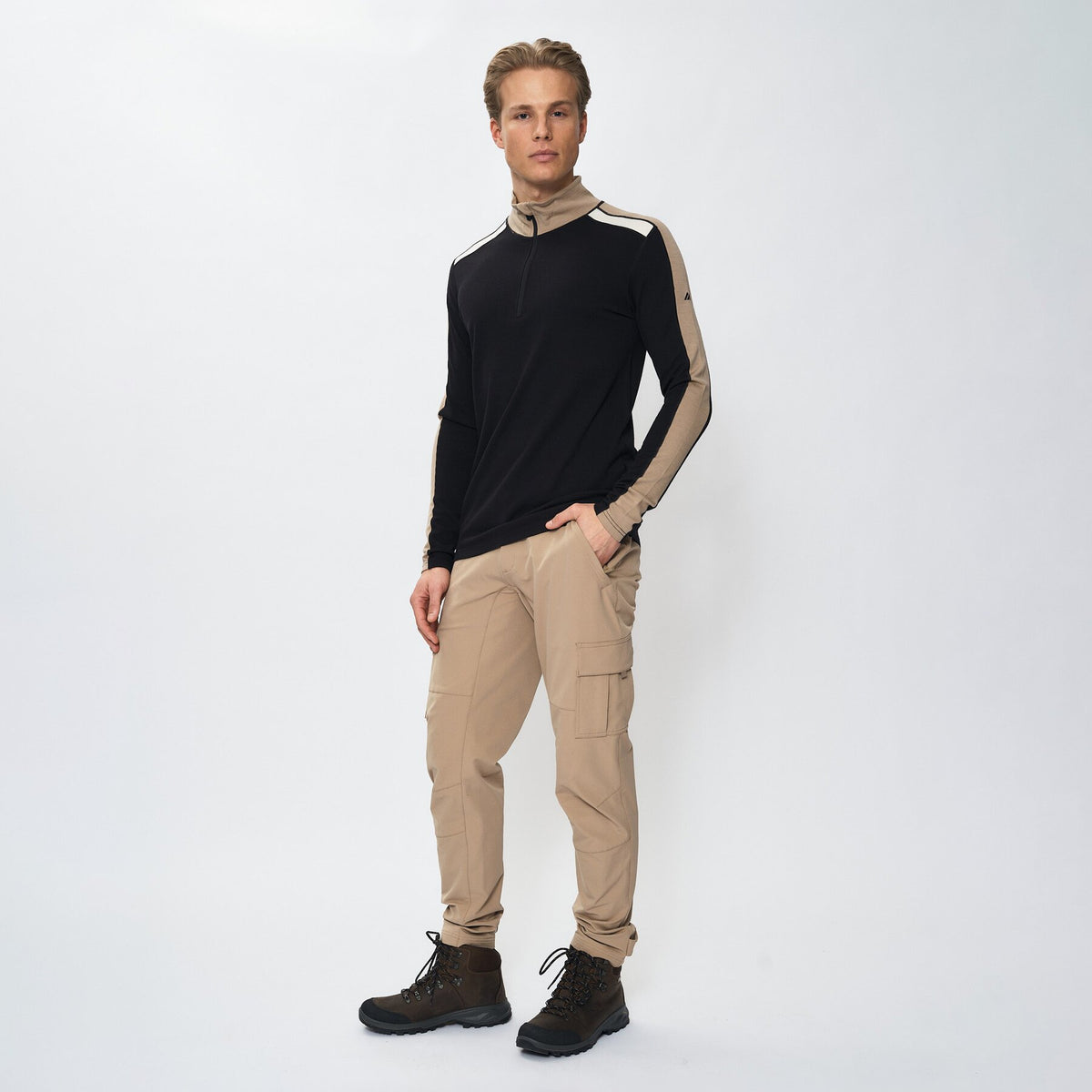 Storsteinfjellet – Black