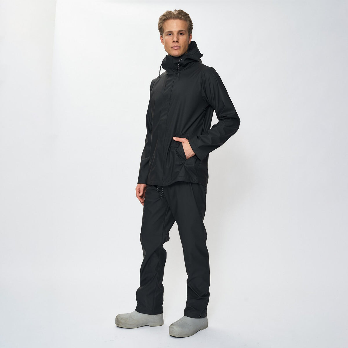 Leirvågen – Black