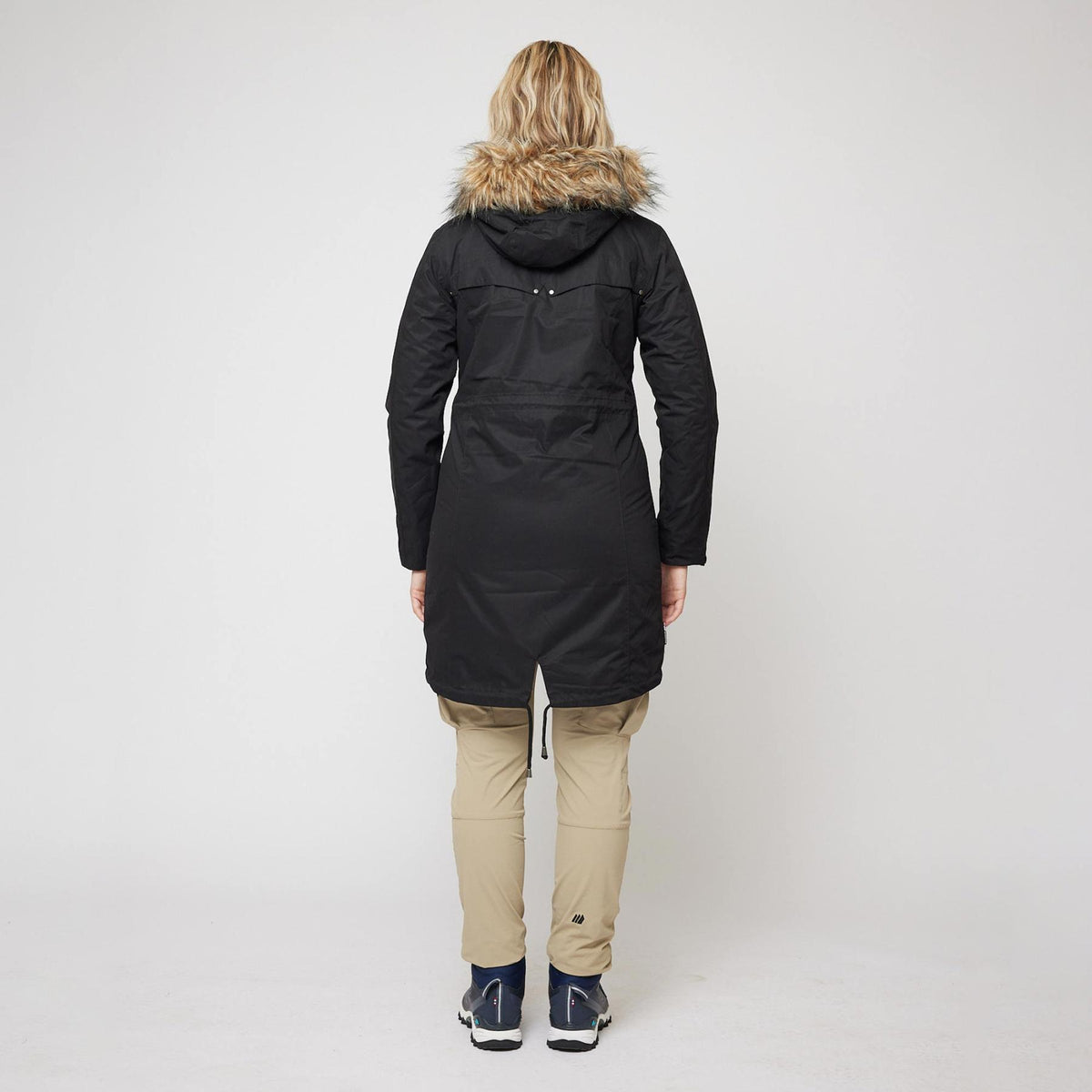 Sande – Black