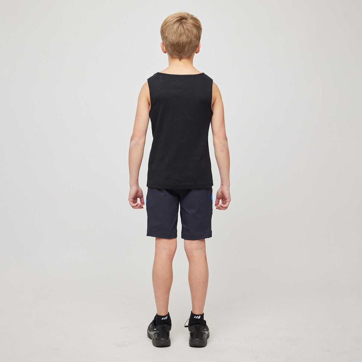 Mo – Black