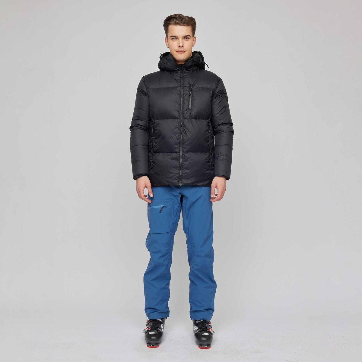 Ustetind – Black