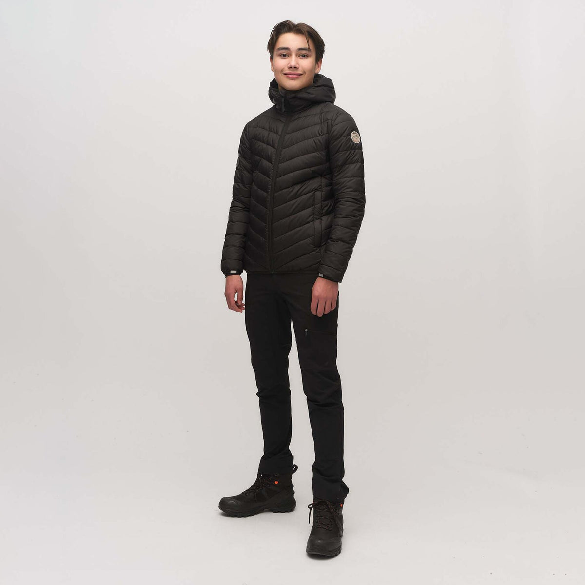 Hurum – Black