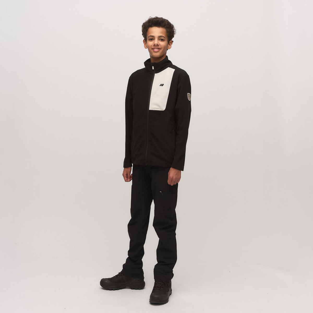 Troms – Black