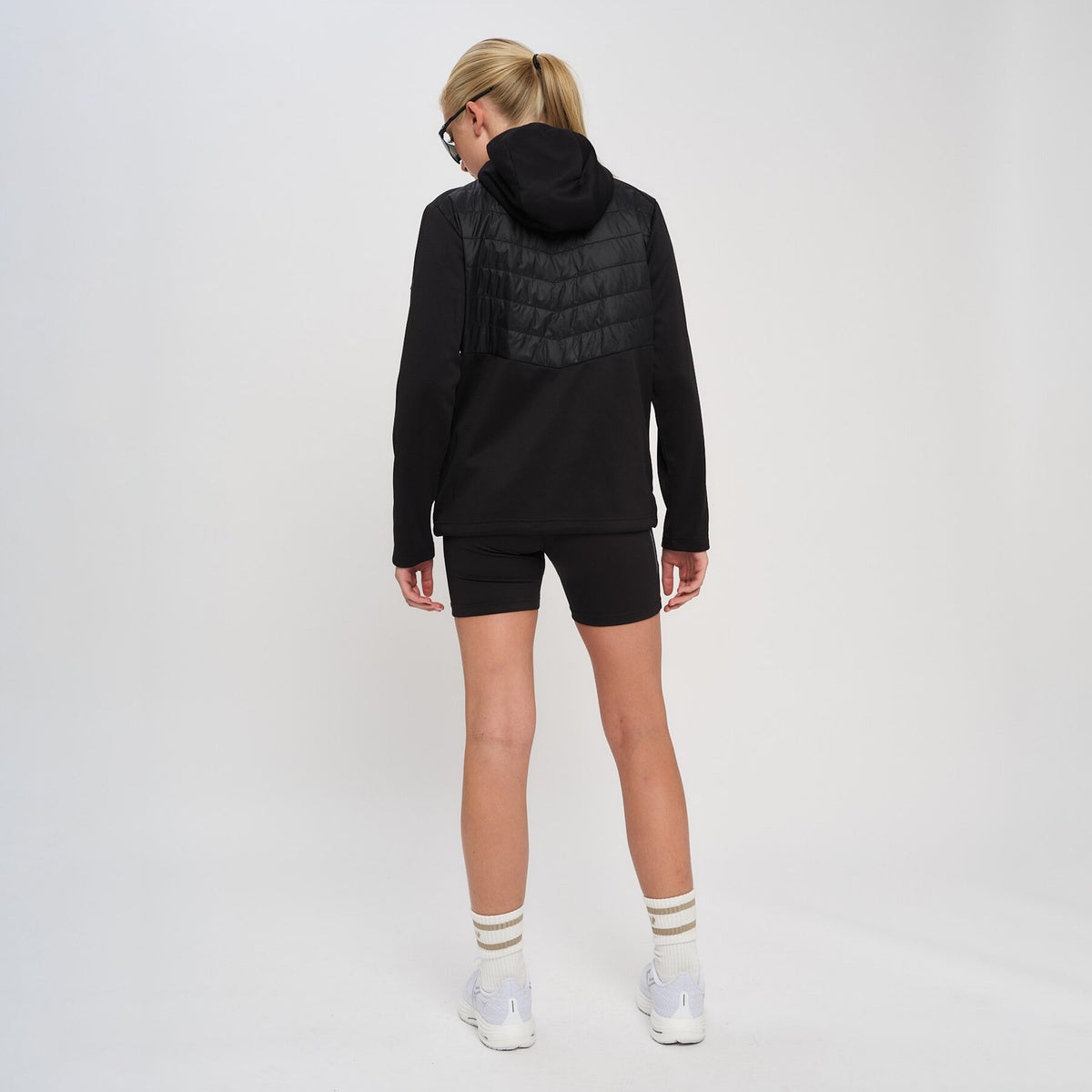 Sund – Black
