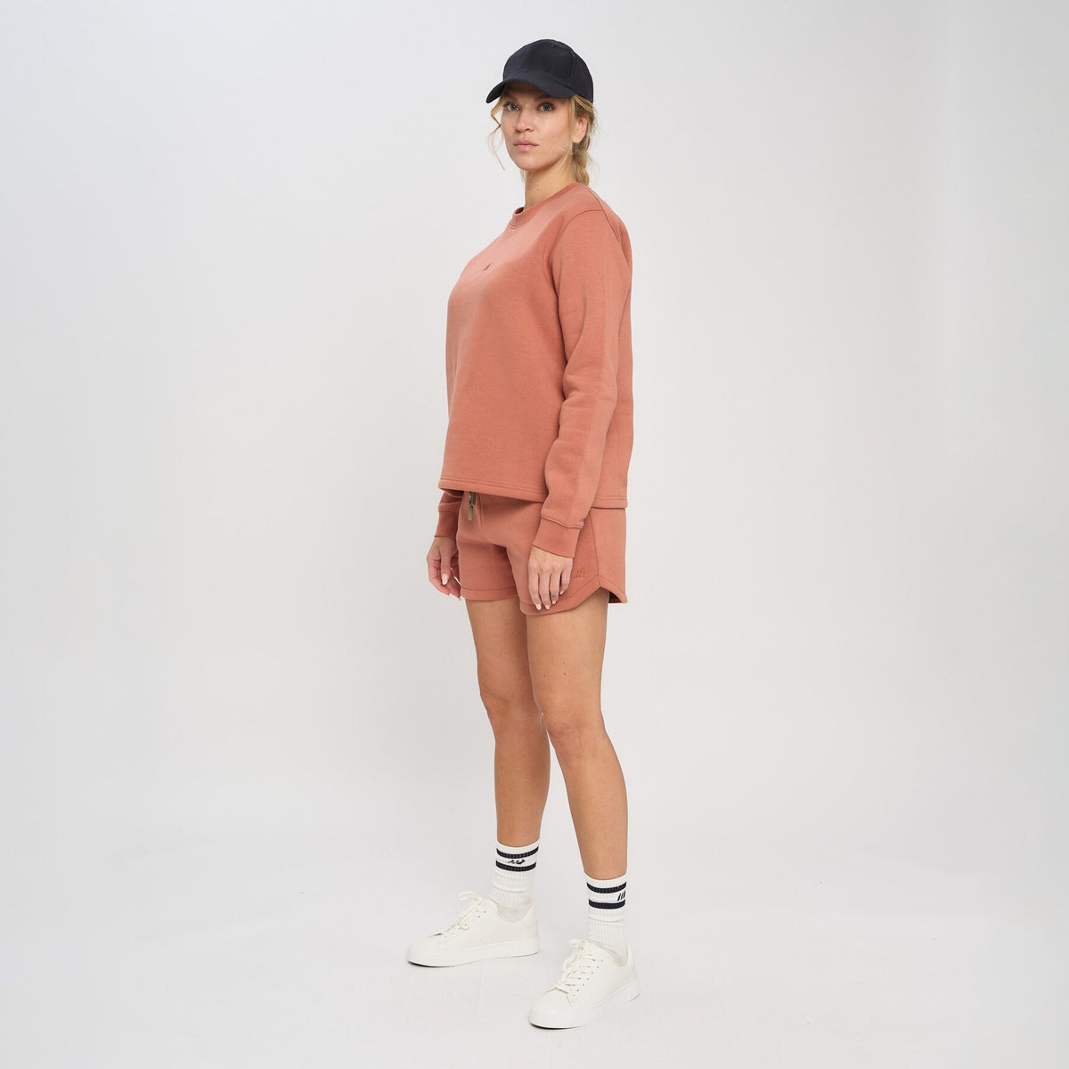 Tussen – Cedar Wood