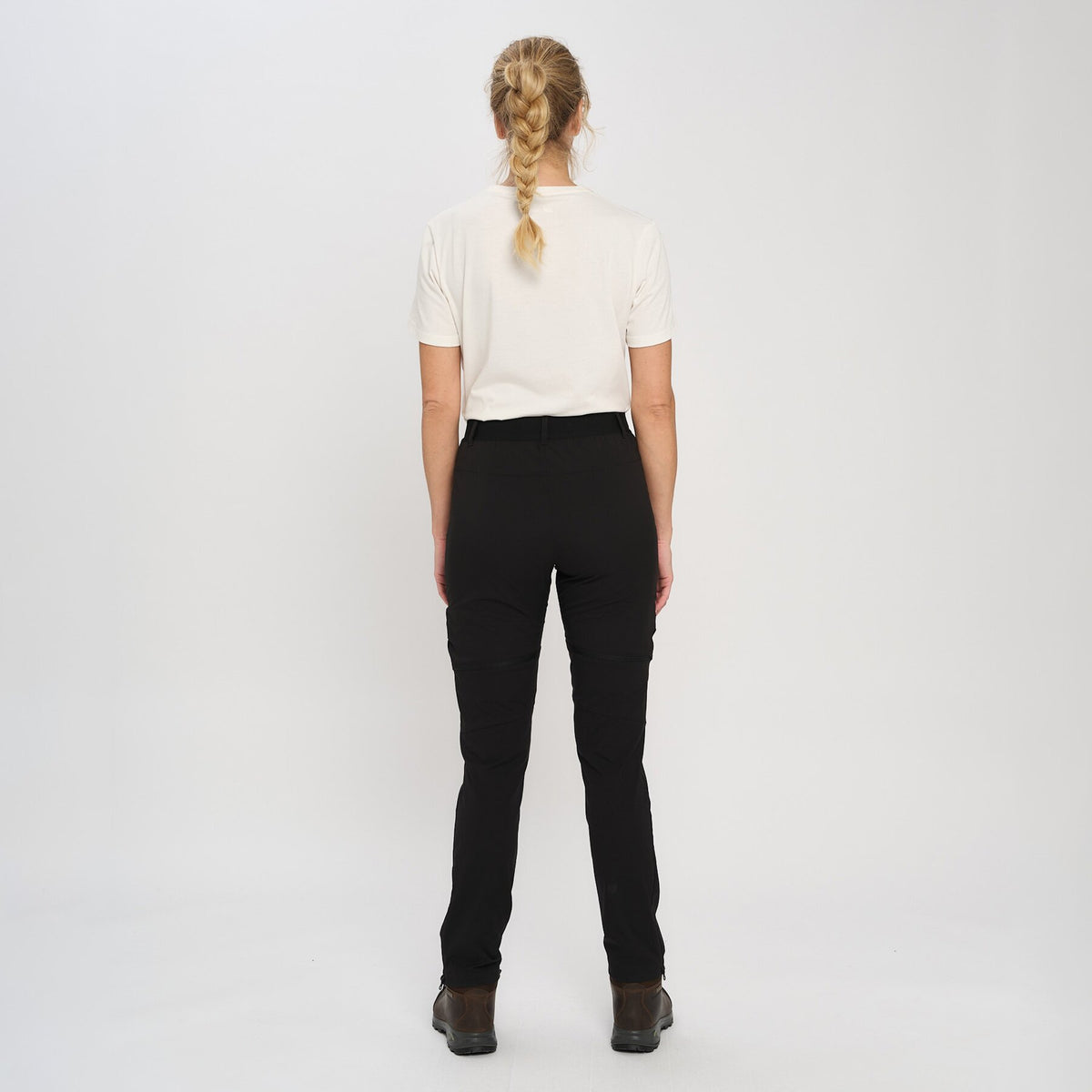Husnes – Black